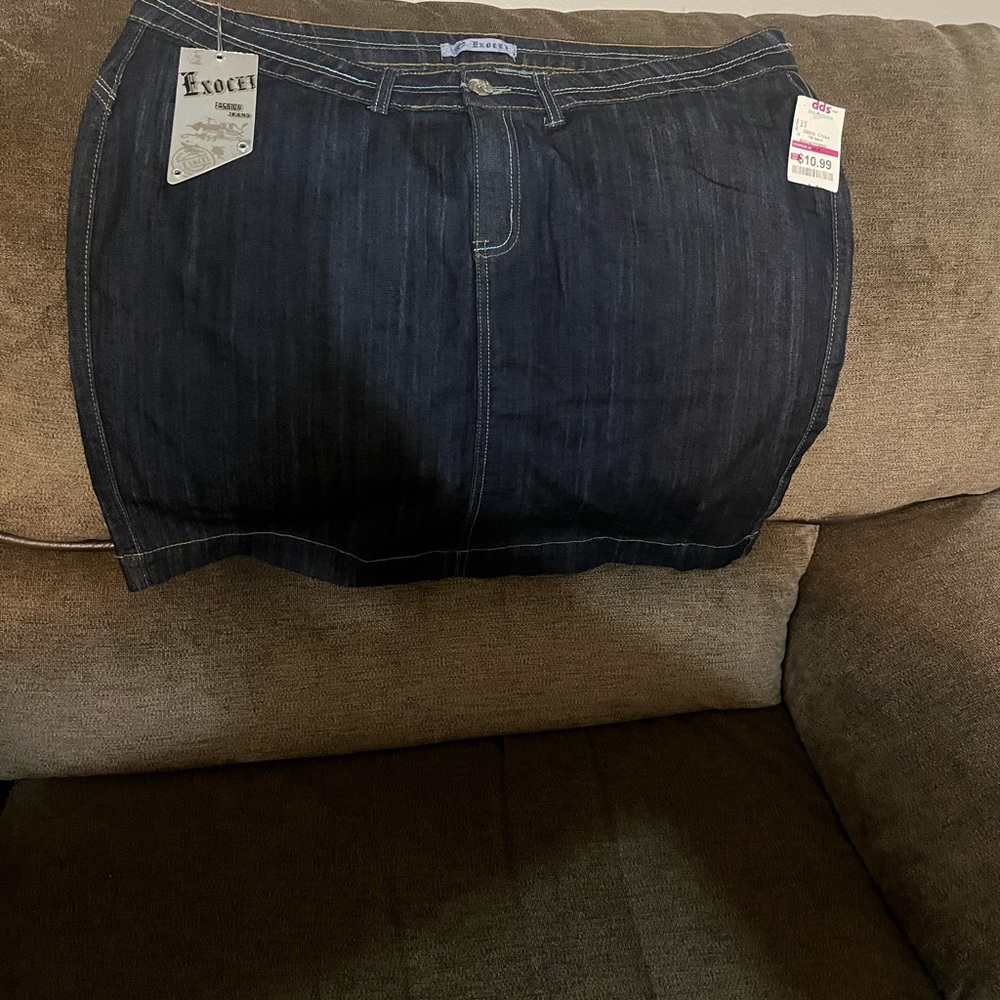 Dark blue jean skirt from DD’s size 22.